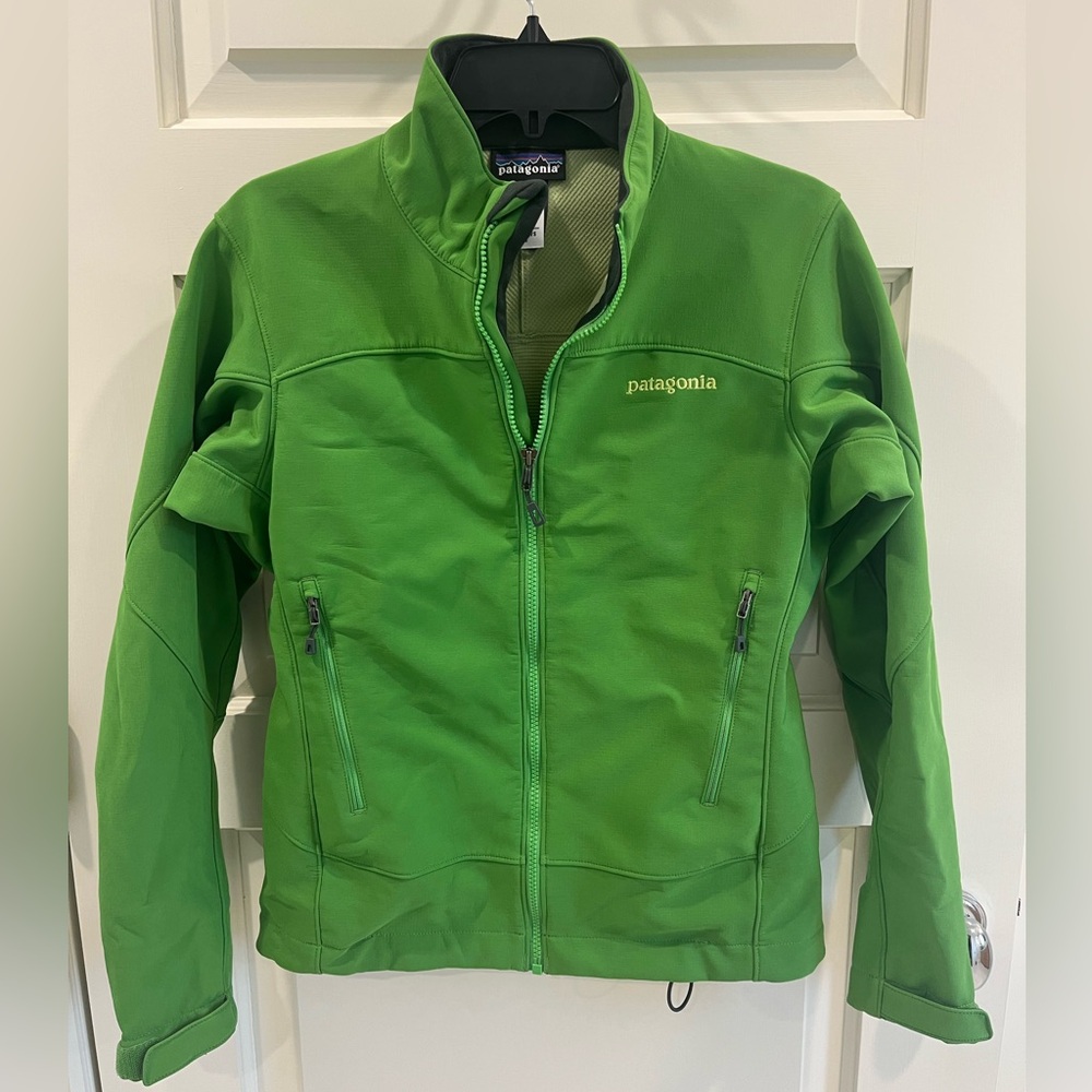 Patagonia Women’s water resistant jacket